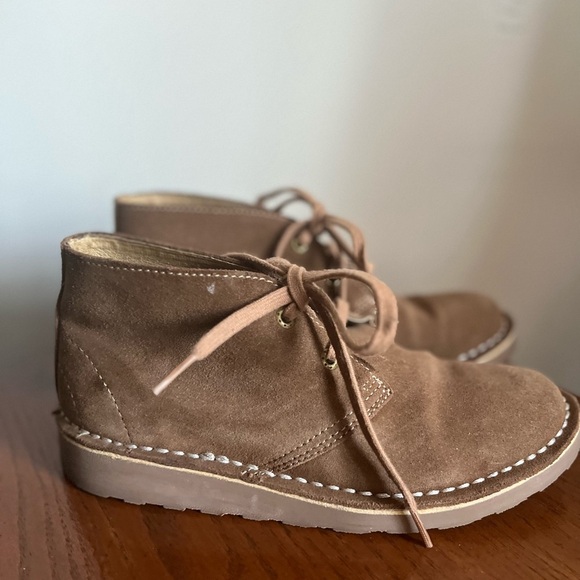 L.L. Bean Women's Stonington Chukkas, Suede Size 6.5 Medium Toasted Coconut - Picture 8 of 11